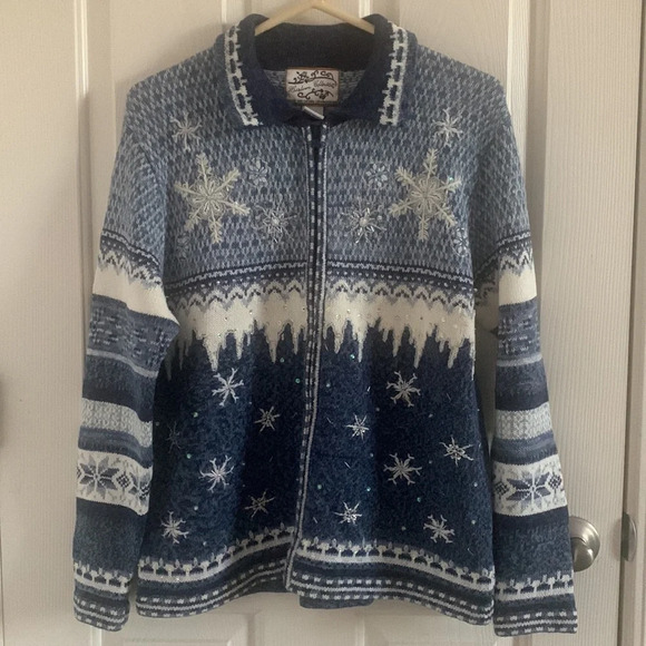 Vintage Heirloom Collectibles Winter Snow Flake Knit embellished sweater Small - Picture 1 of 12